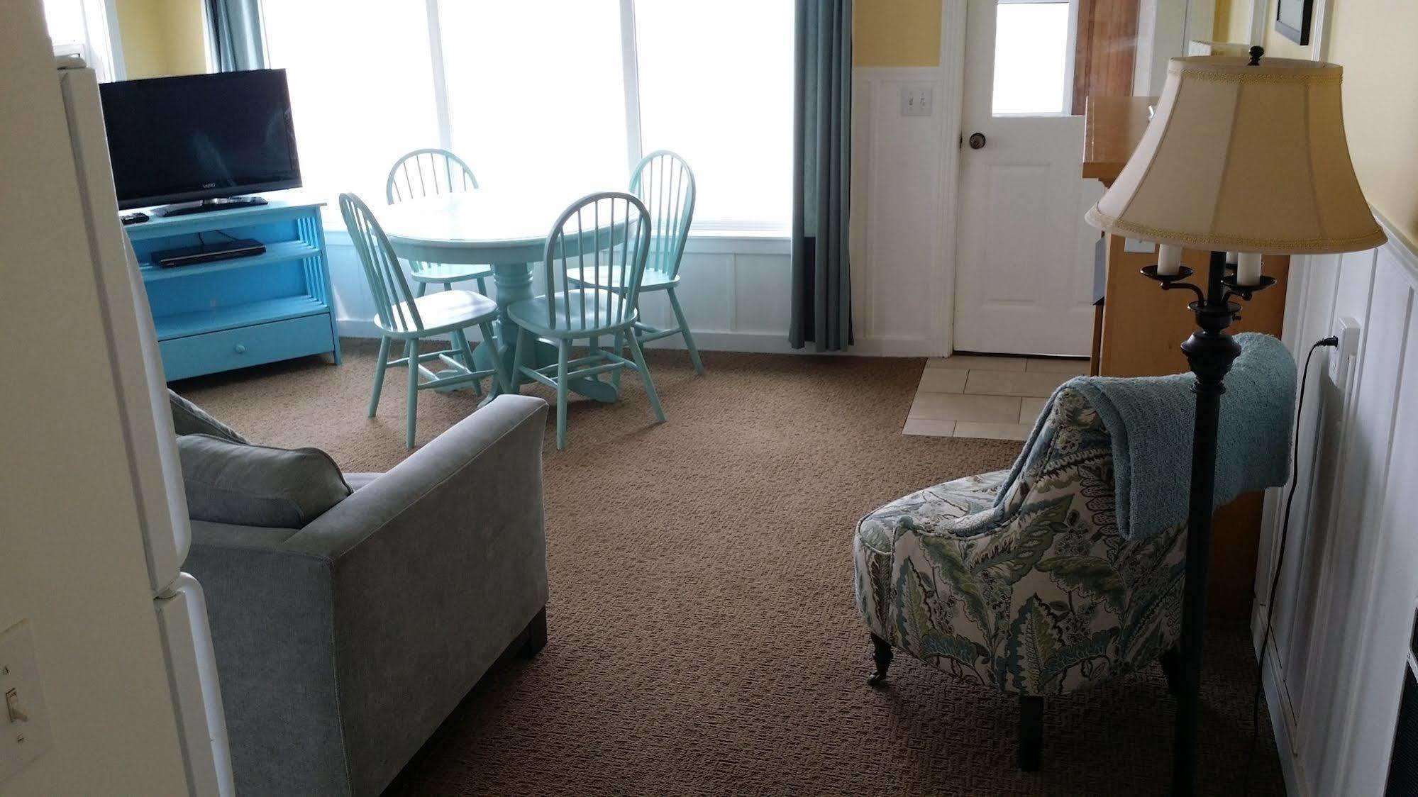 Hotel Sea Sprite At Haystack Rock Cannon Beach