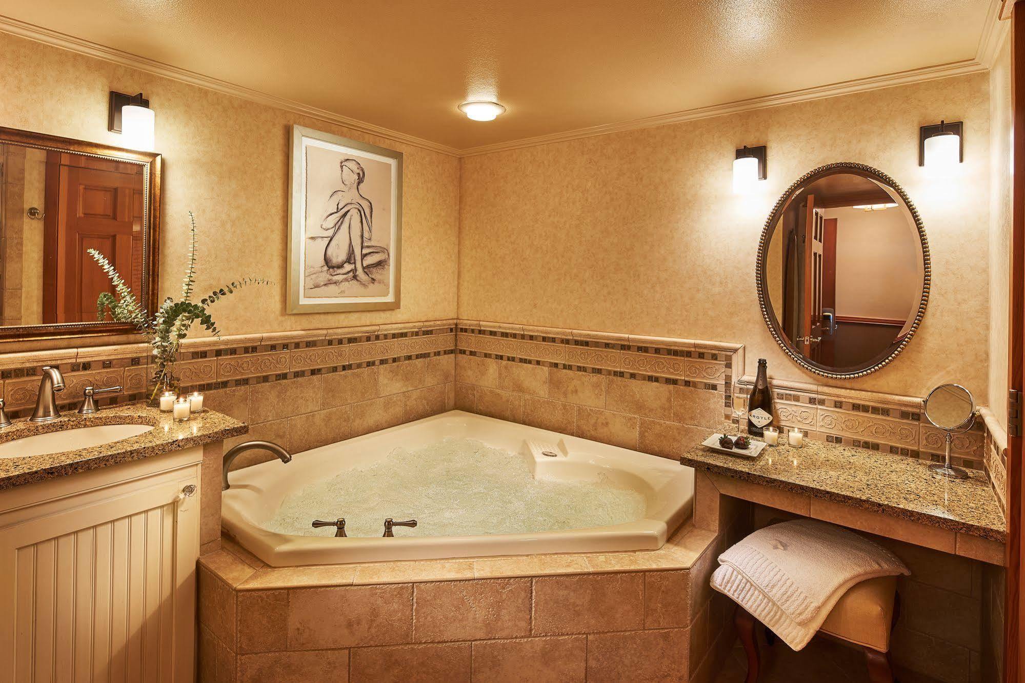 Inn Stephanie Cannon Beach