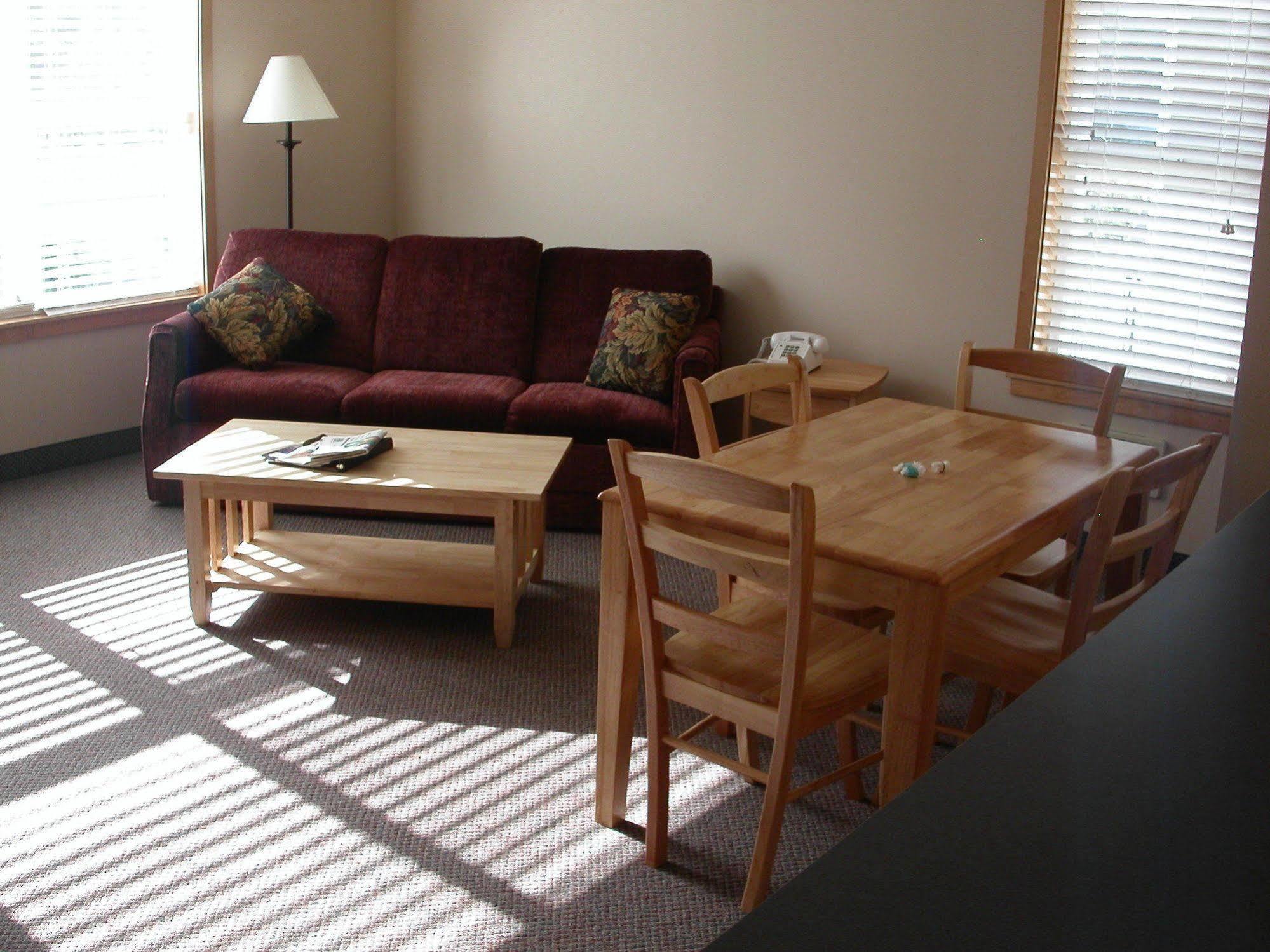 Sea Breeze Court