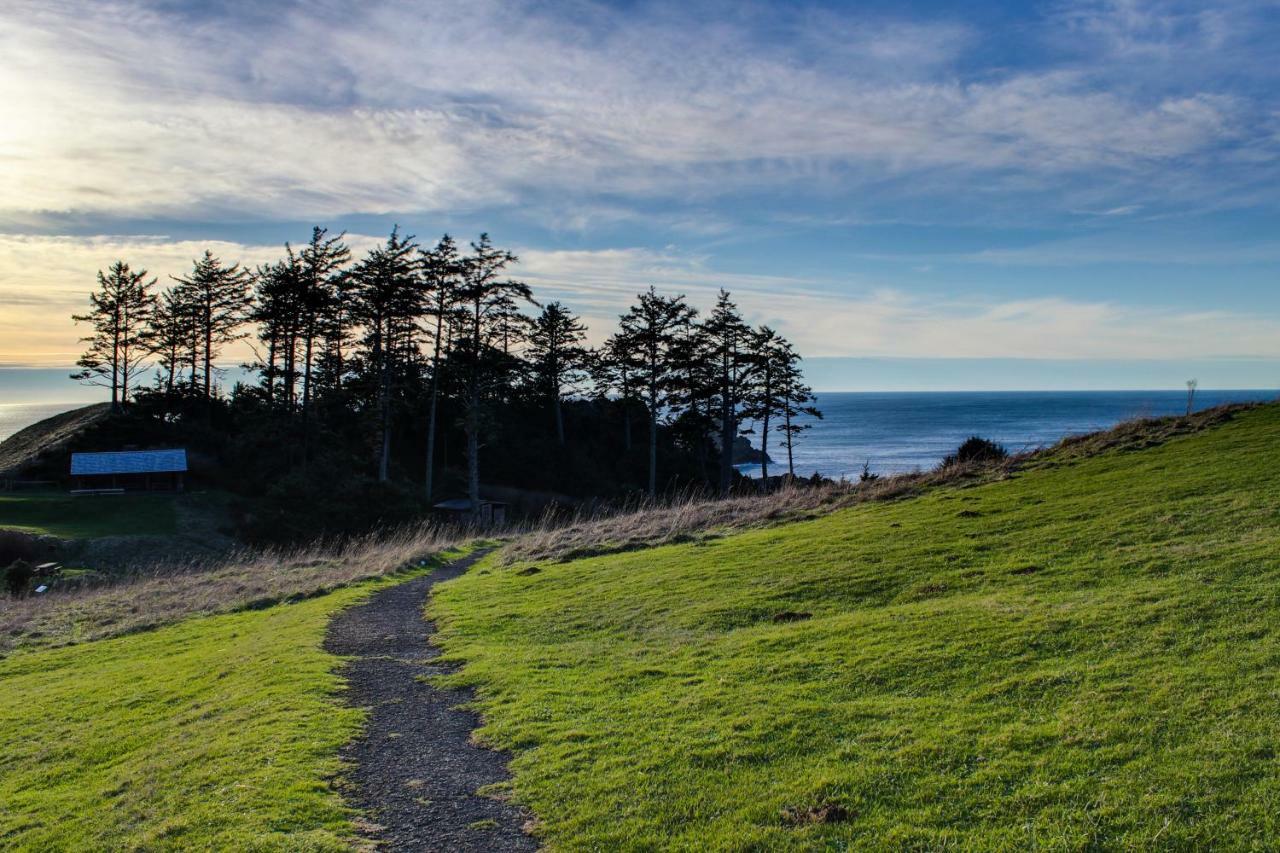 Hotel Beaches | Herons Nest Loft Cannon Beach