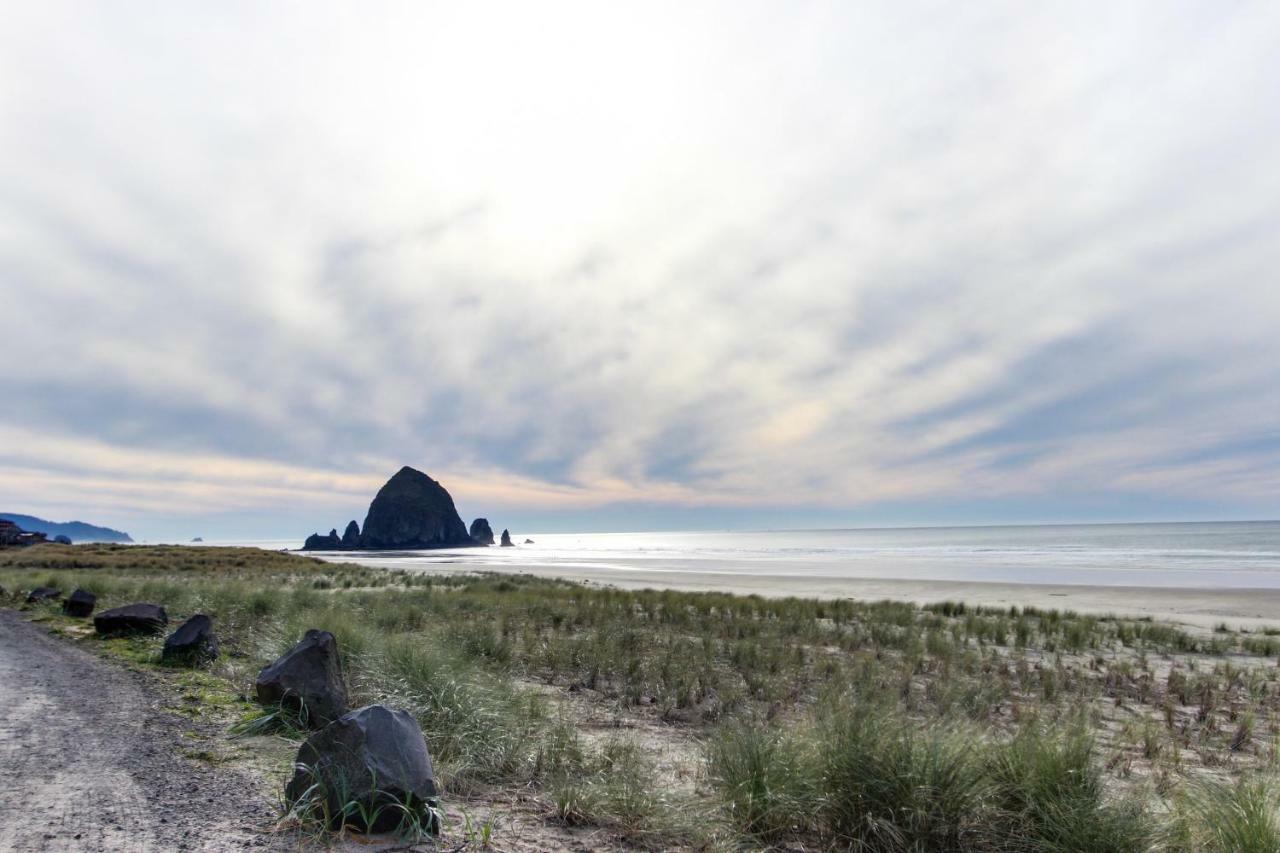 Beaches | Captains Cove 9 Cannon Beach
