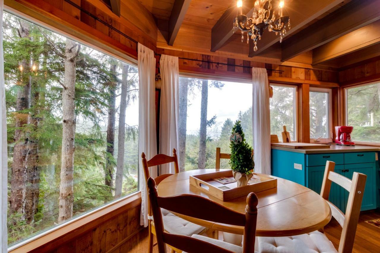Tree House Apartment