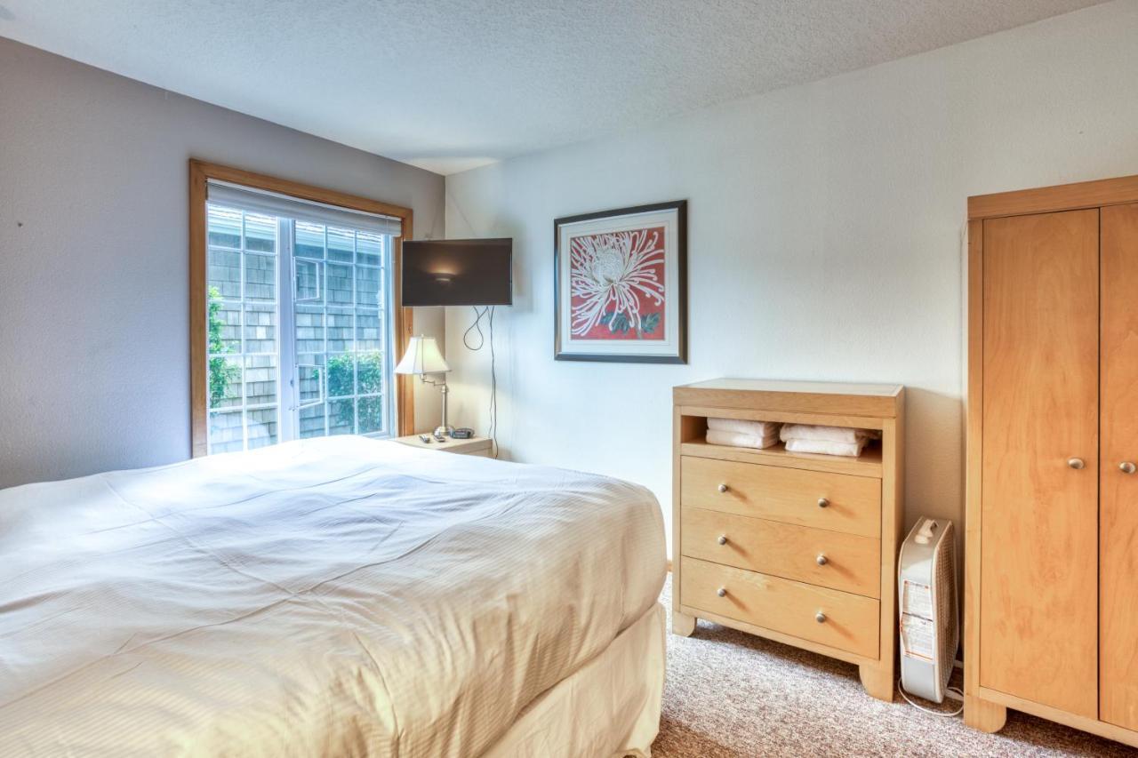 Beaches Fourplex Apartment *
