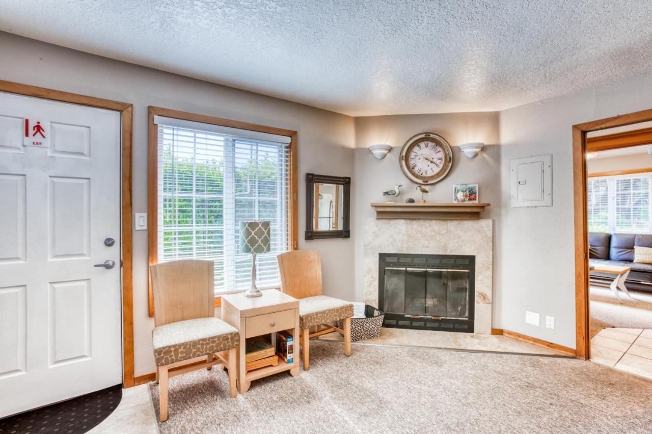 Beaches Fourplex Apartment *