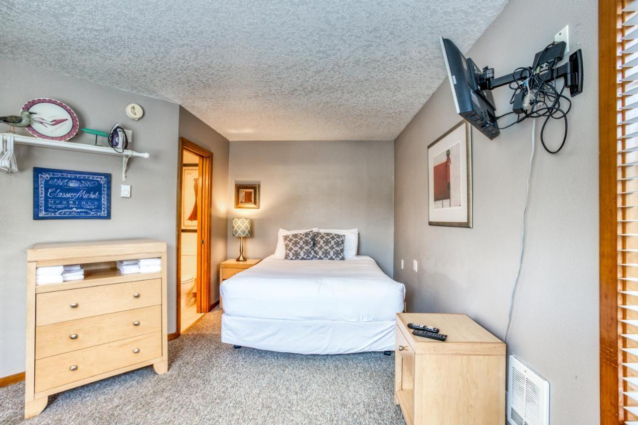 Beaches Fourplex Apartment *
