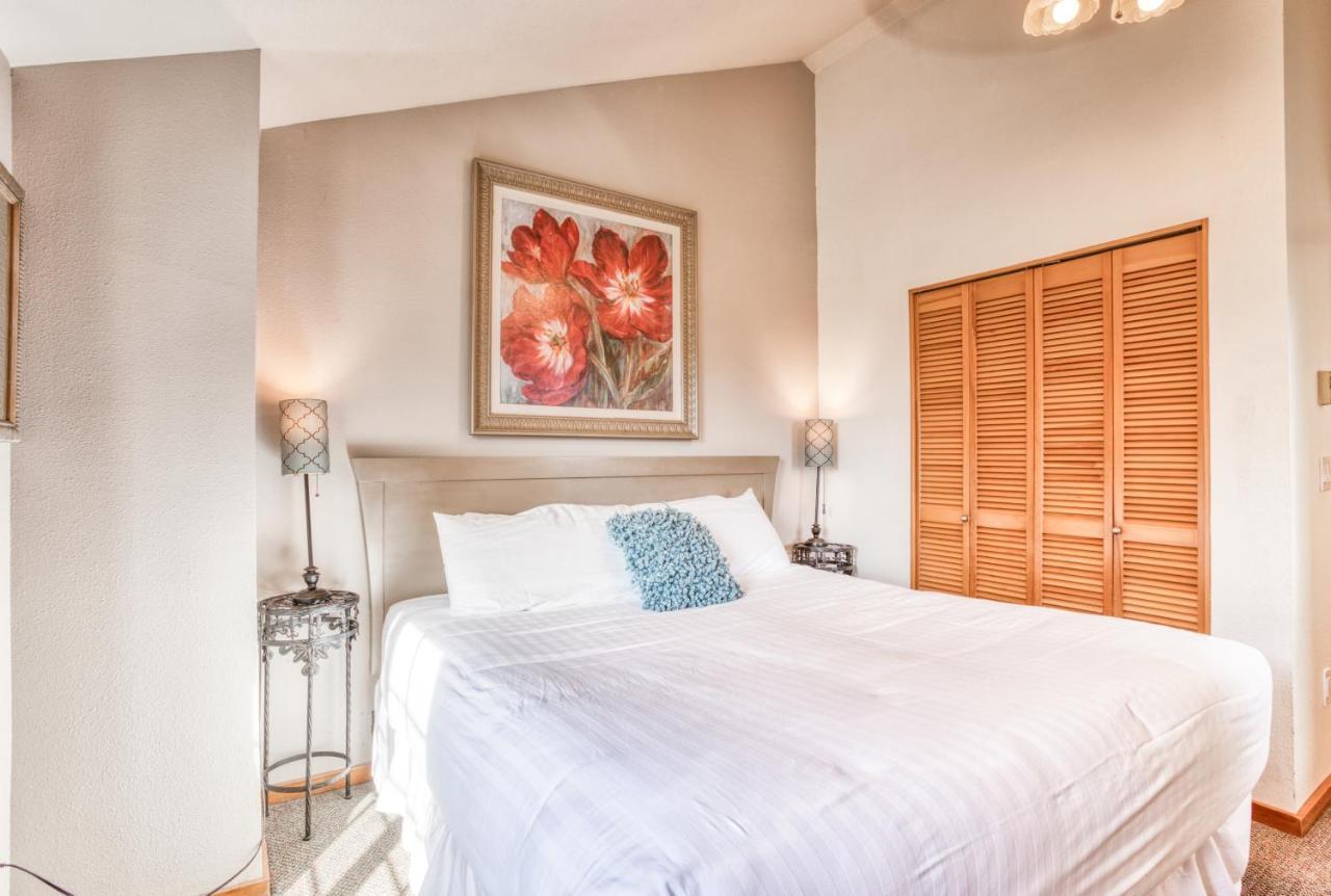 Holiday home Beaches | Orca Bay Townhouse