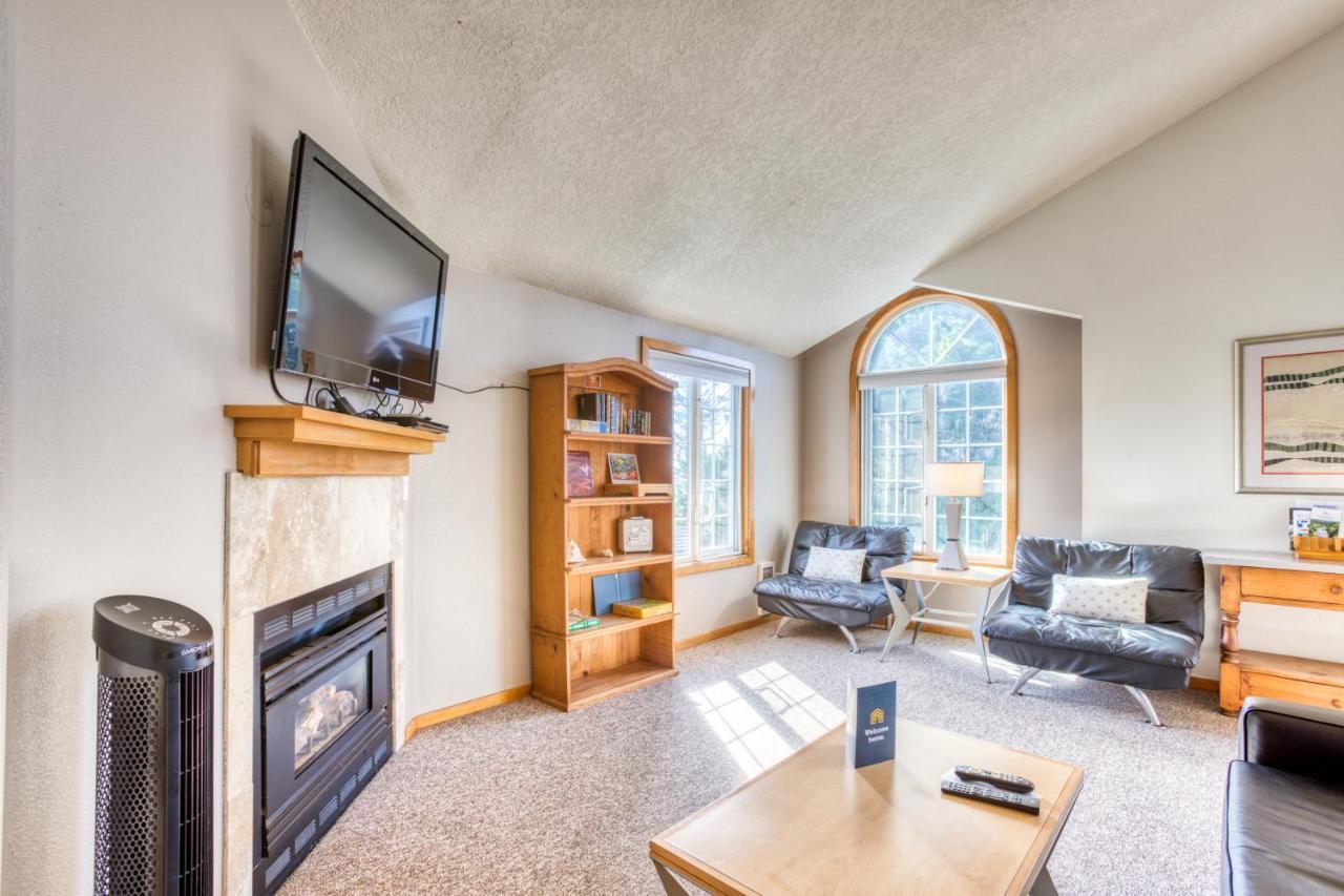 Beaches | Pelicans View Apartment Cannon Beach