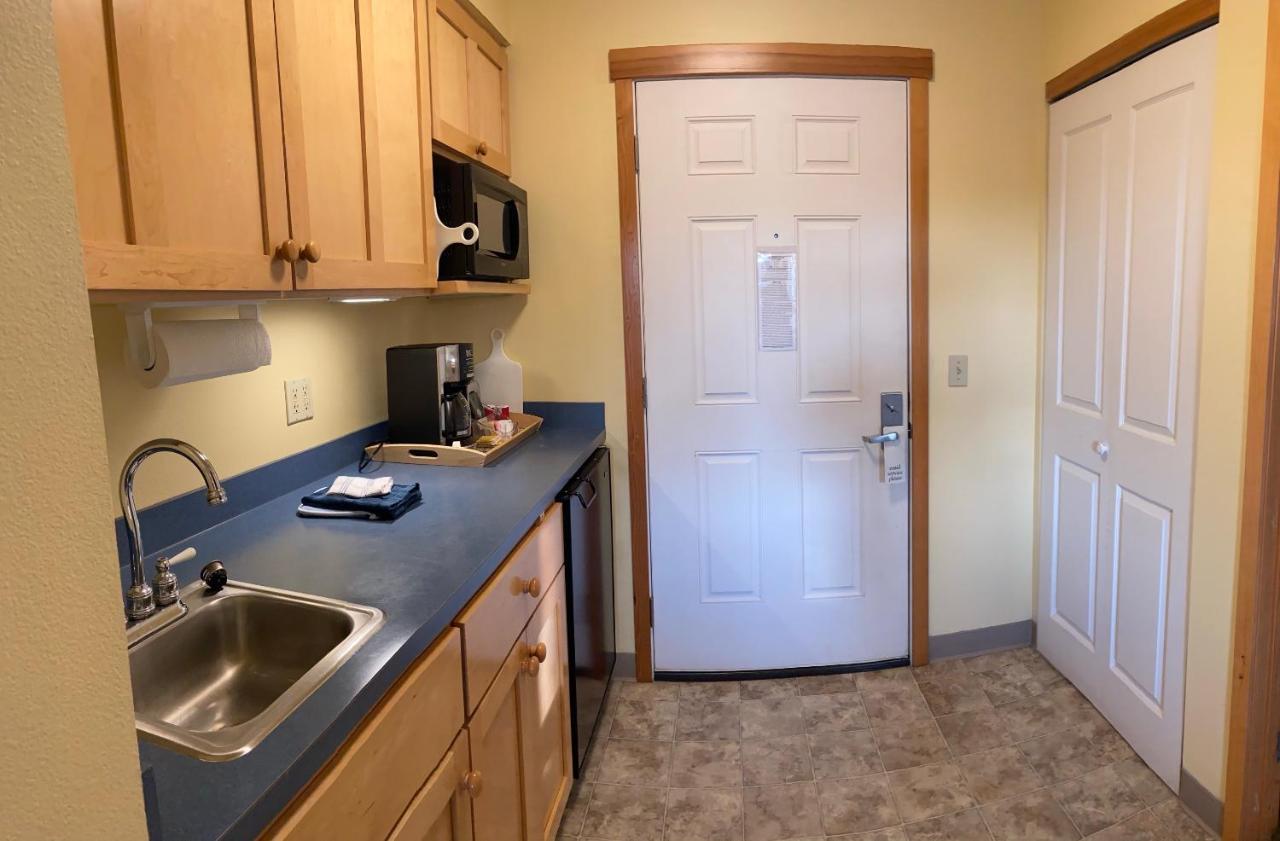 Inn Sea Breeze Court 3*