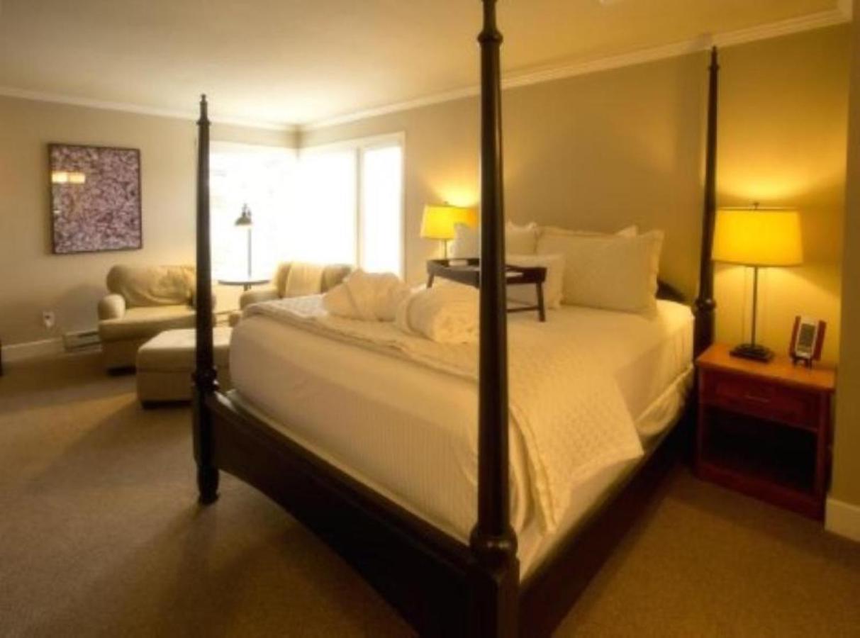 Inn The Courtyard 3*