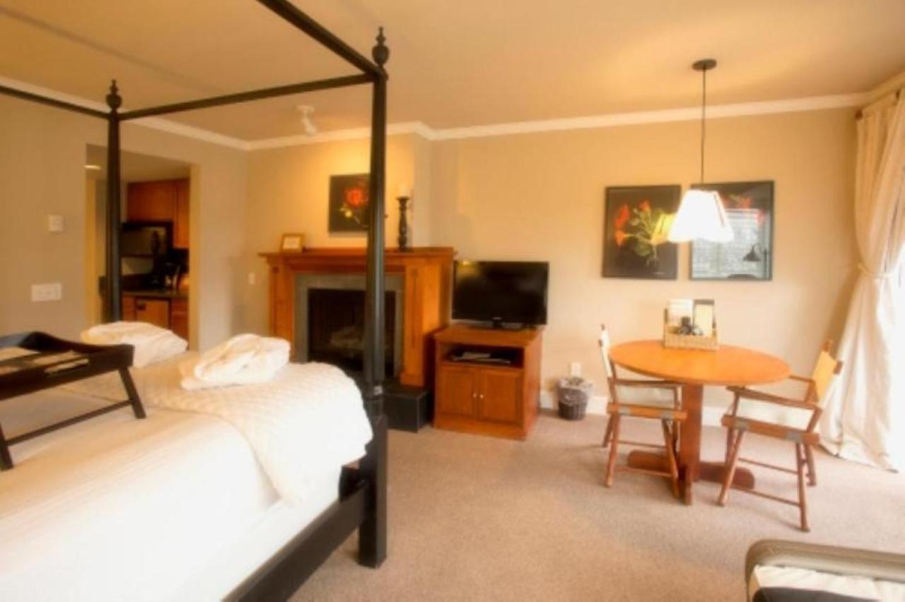 Inn The Courtyard 3*